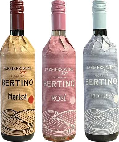 Le tre bottiglie di Farmers Wine: Merlot, Ros&eacute; e Pinot Grigio